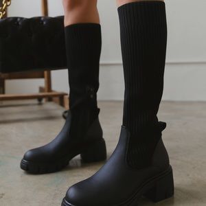 MISS LOLA black boots